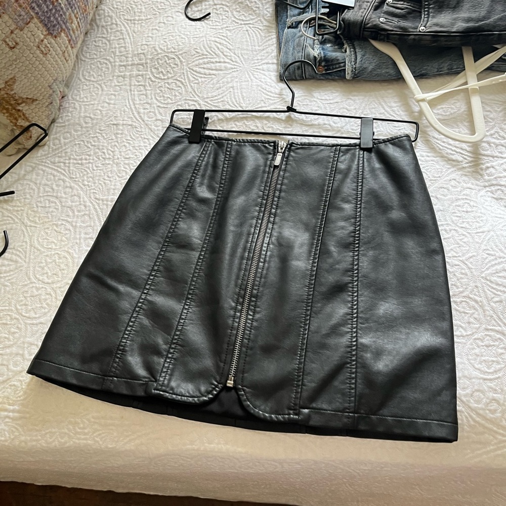 Layla vegan mini skirt